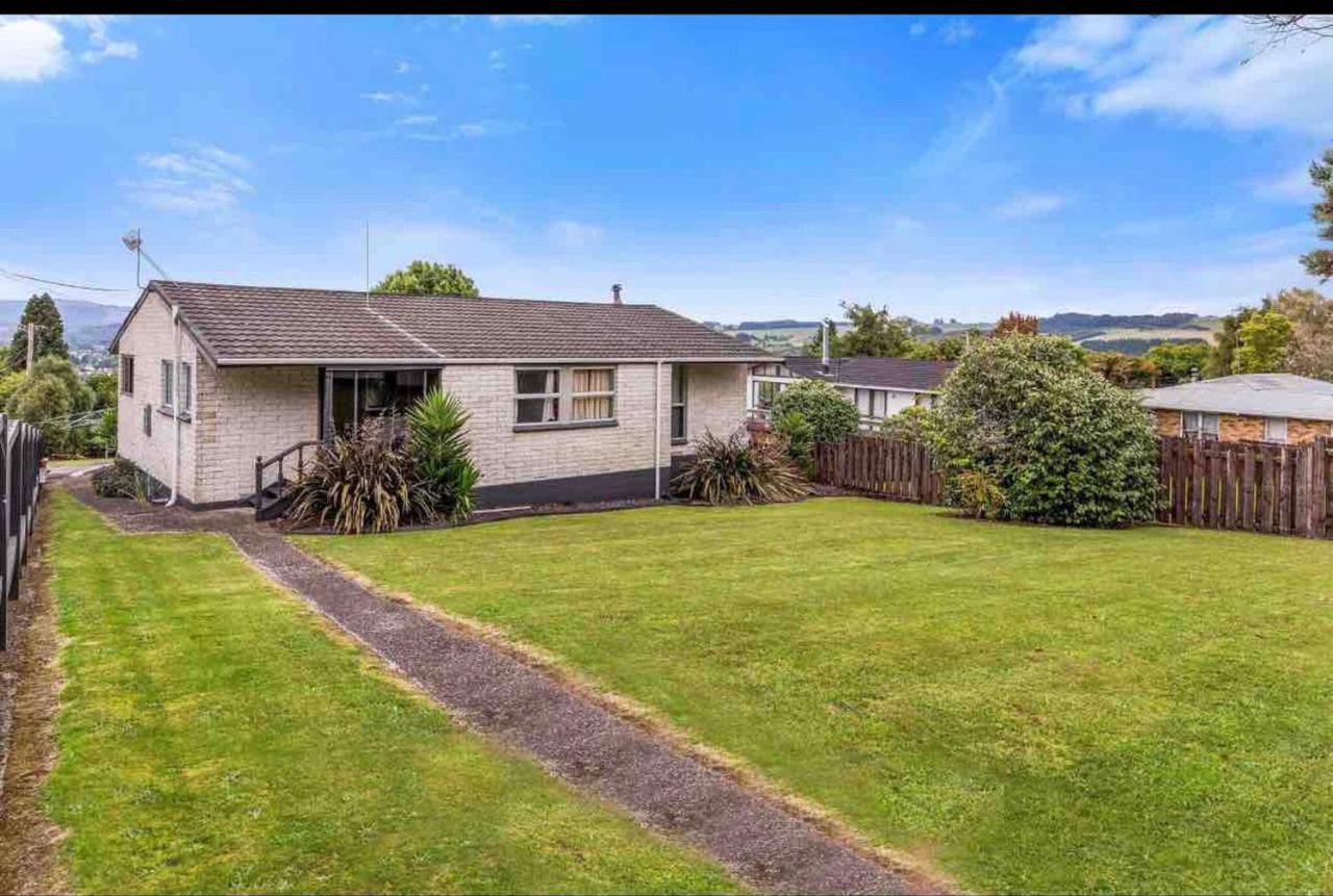 Mountain Top Kiwi Star Holiday Home Rotorua Exterior photo